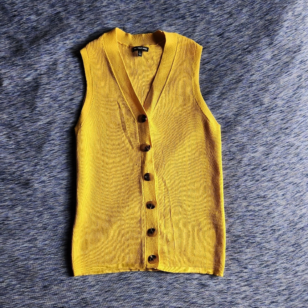 Who What Wear Golden Yellow Button-Up Ribbed Vest (Large)
